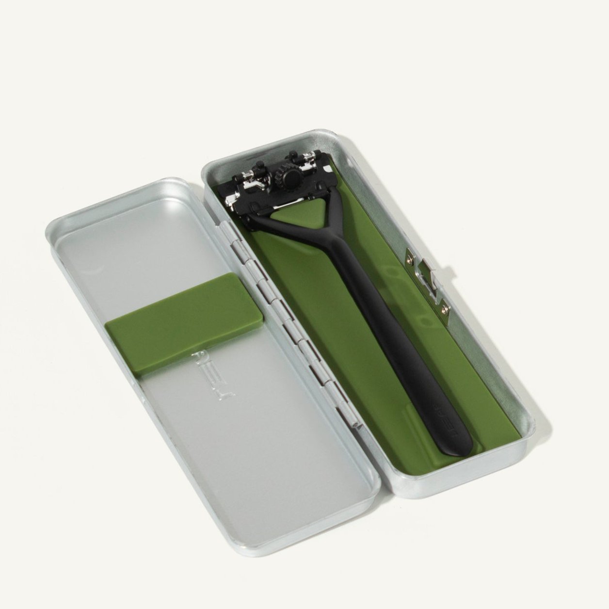 The Leaf Travel Case